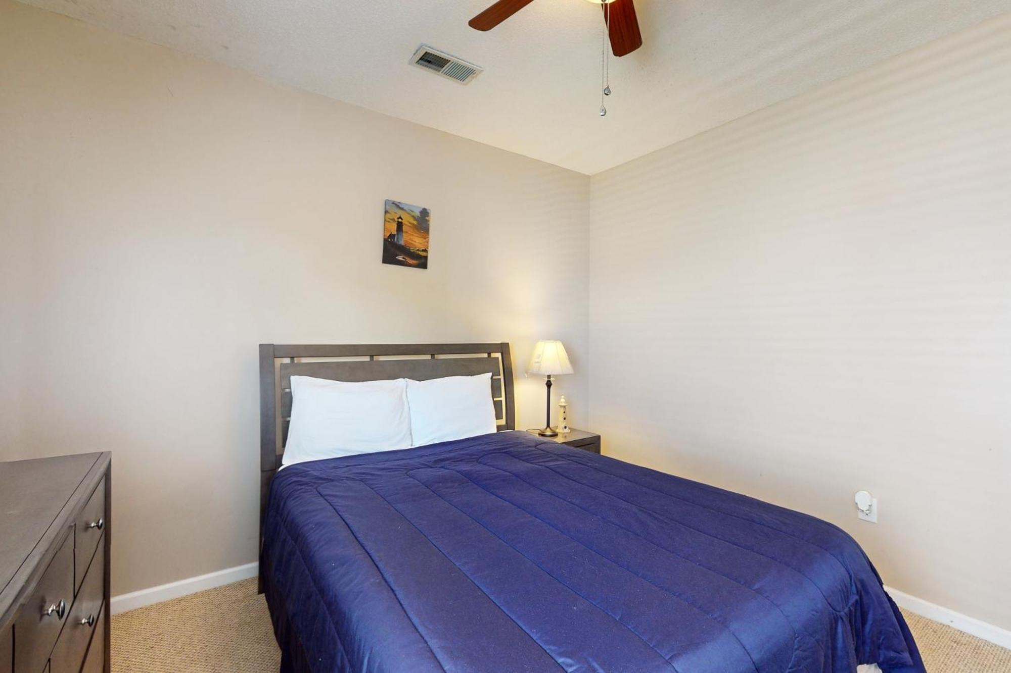 Cross Gate Unit 205 *