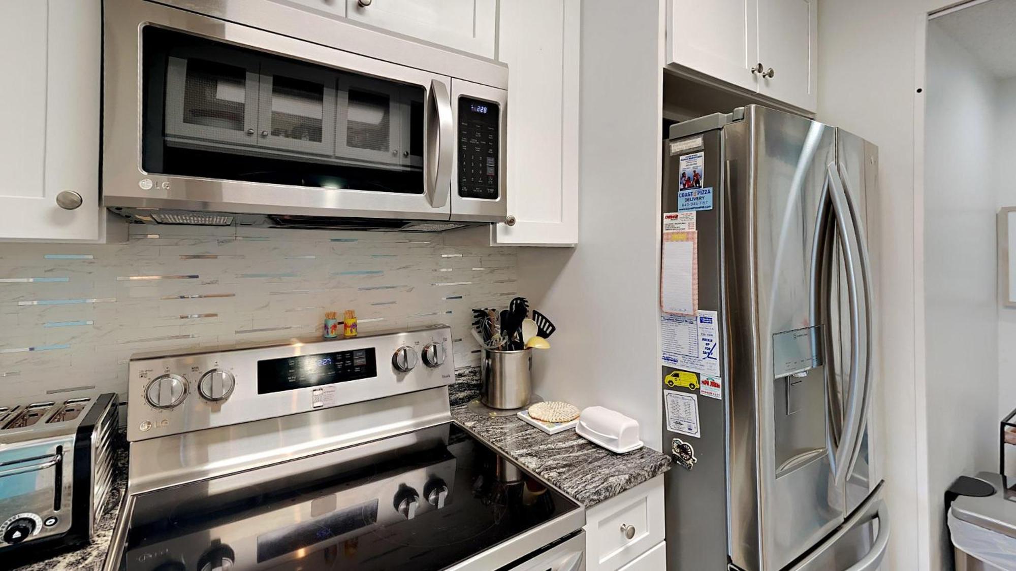 Cozy 2br With Full Kitchen Outdoor Pool