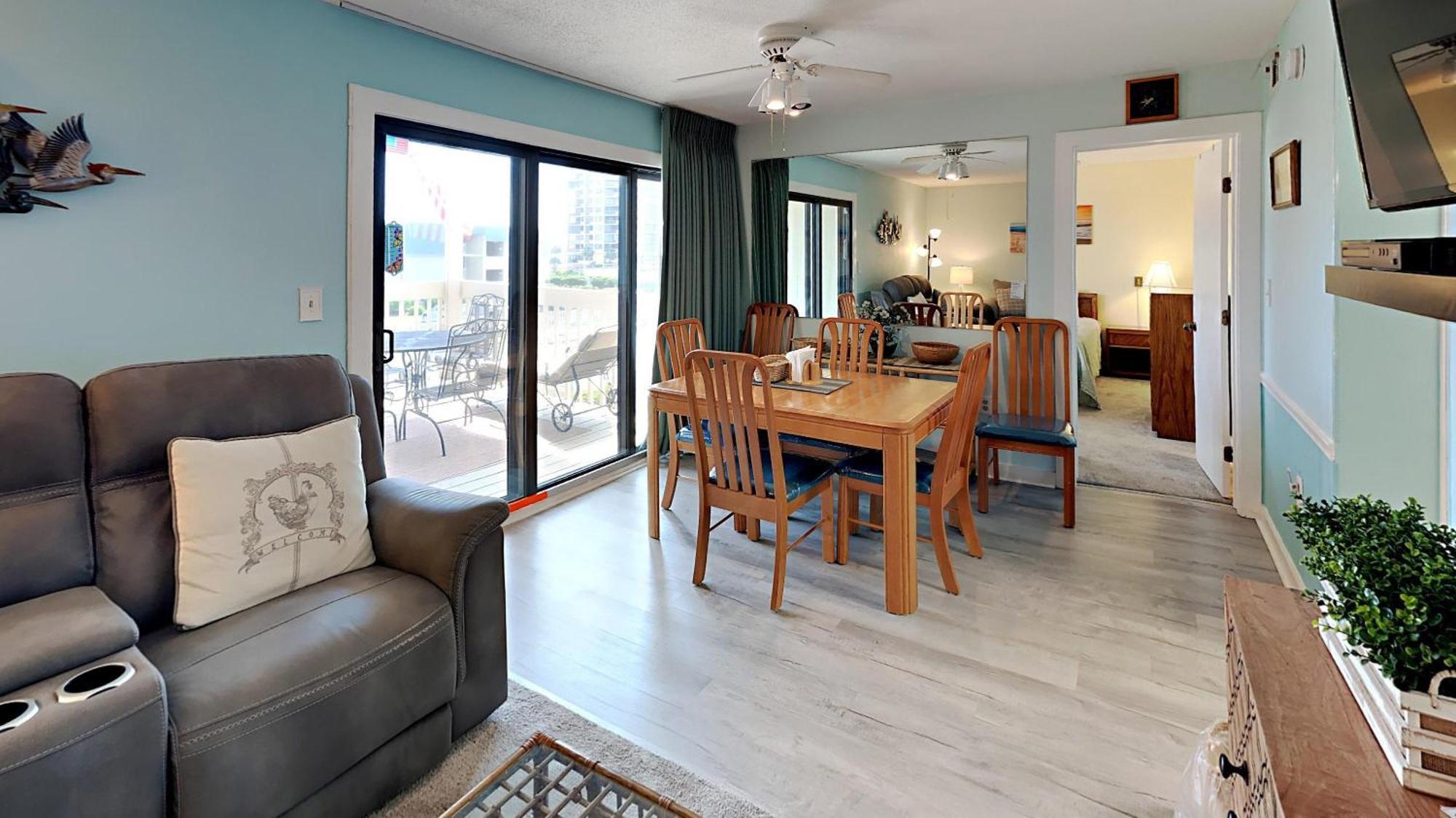 Holiday home Cozy 2br With Full Kitchen Outdoor Pool *