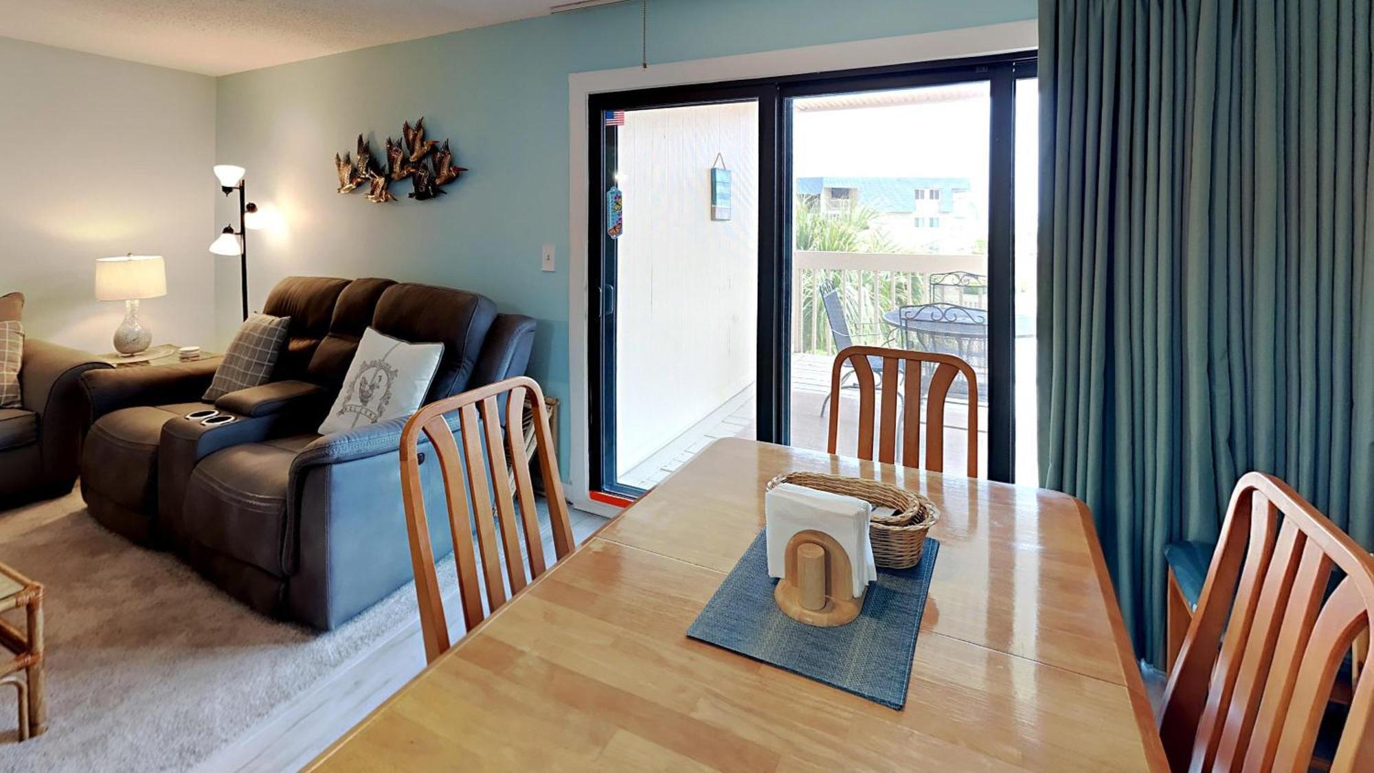 Cozy 2br With Full Kitchen Outdoor Pool Holiday home Myrtle Beach