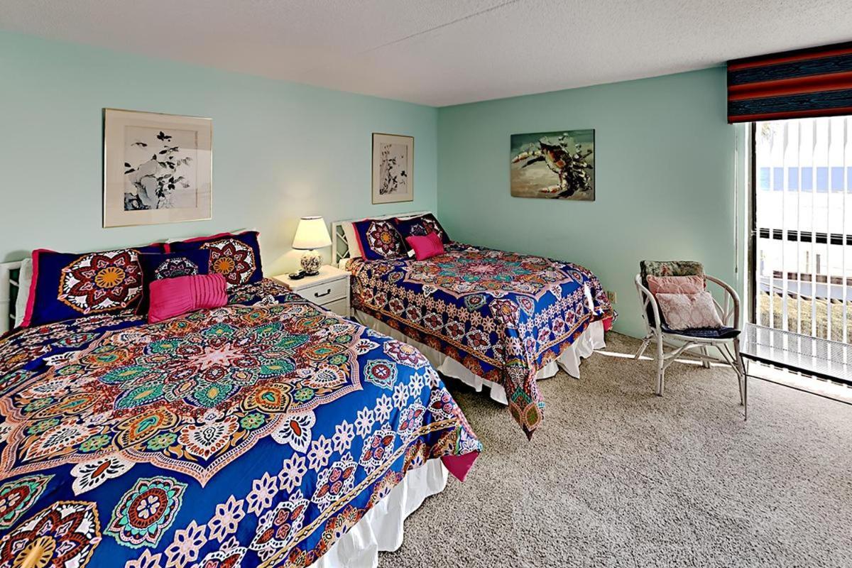 Holiday home Dream Vacation: Oceanfront Tennis Courts