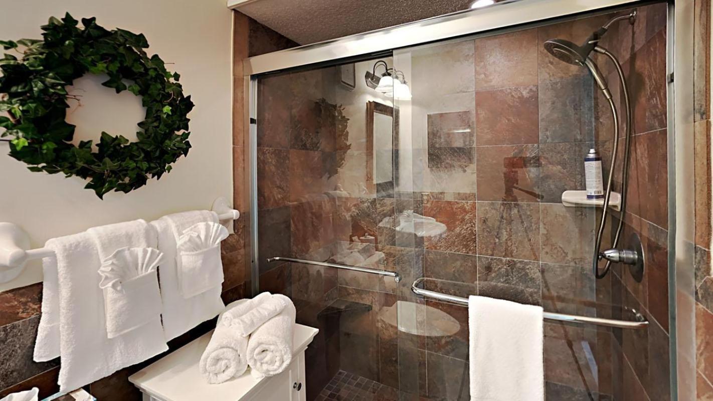 Experience Tranquility At Summertree Village Holiday home