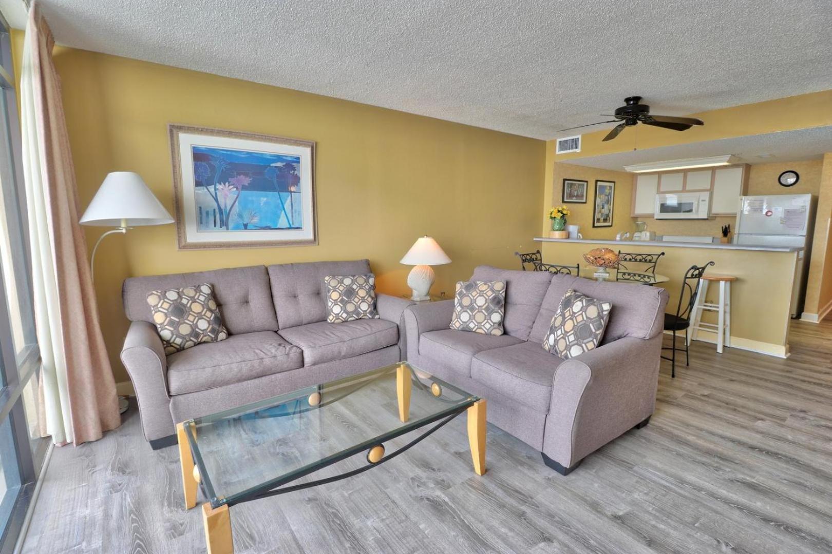 Ocean View Condo, Pool, Beach Access, Wifi Included, Monthly Winter Holiday home *