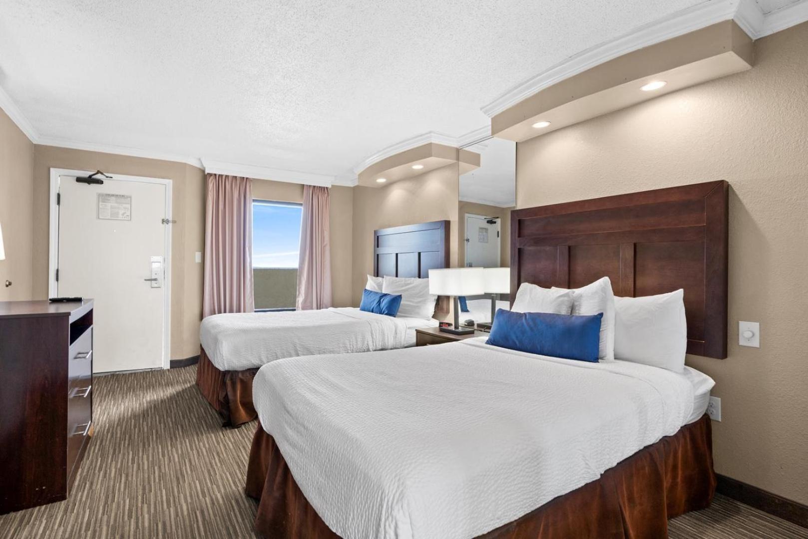 Oceanfront Getaway, Beach Access, Pools *