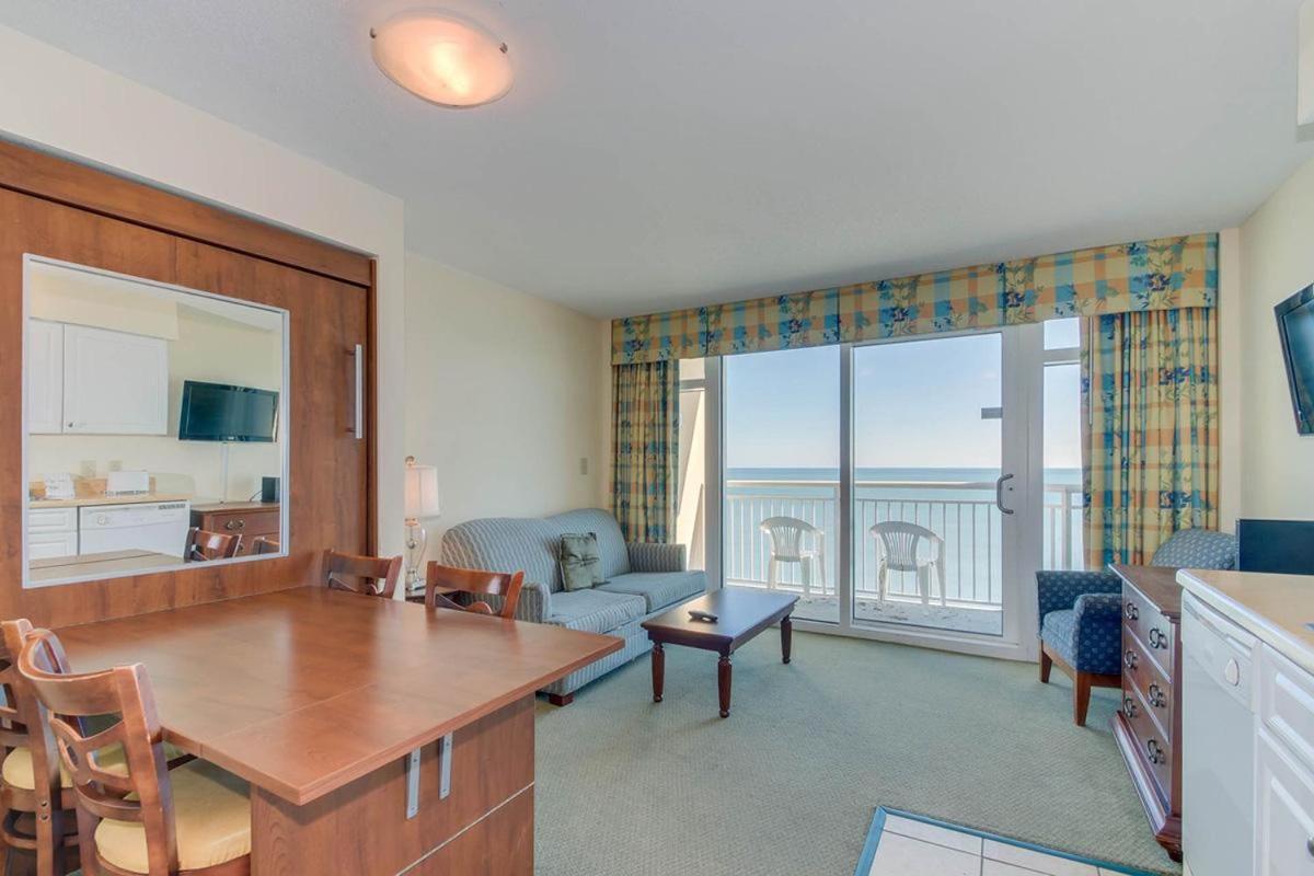 Remarkable Beachfront At Holiday Sands *