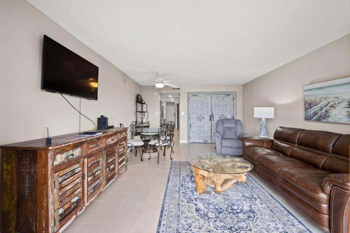 Holiday home Ocean View Condo, Beach Access, Pools, Views Myrtle Beach
