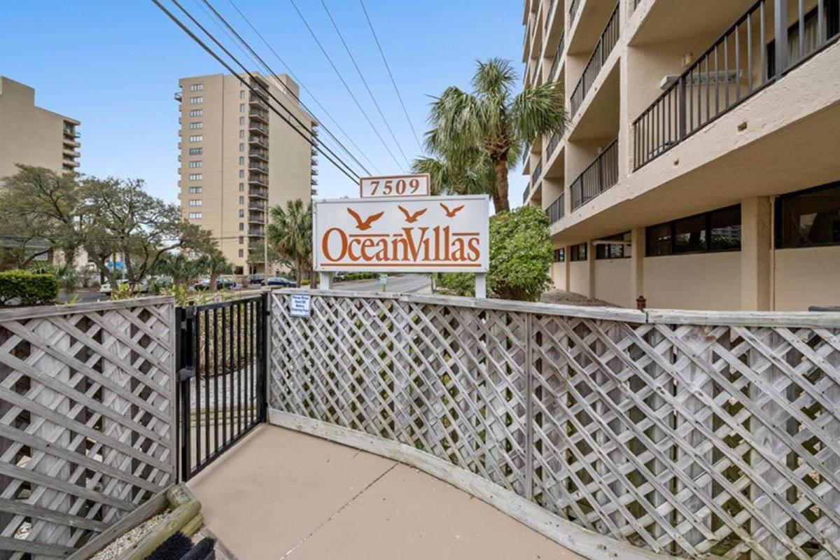 Holiday home Ocean View Condo, Beach Access, Pools, Views *