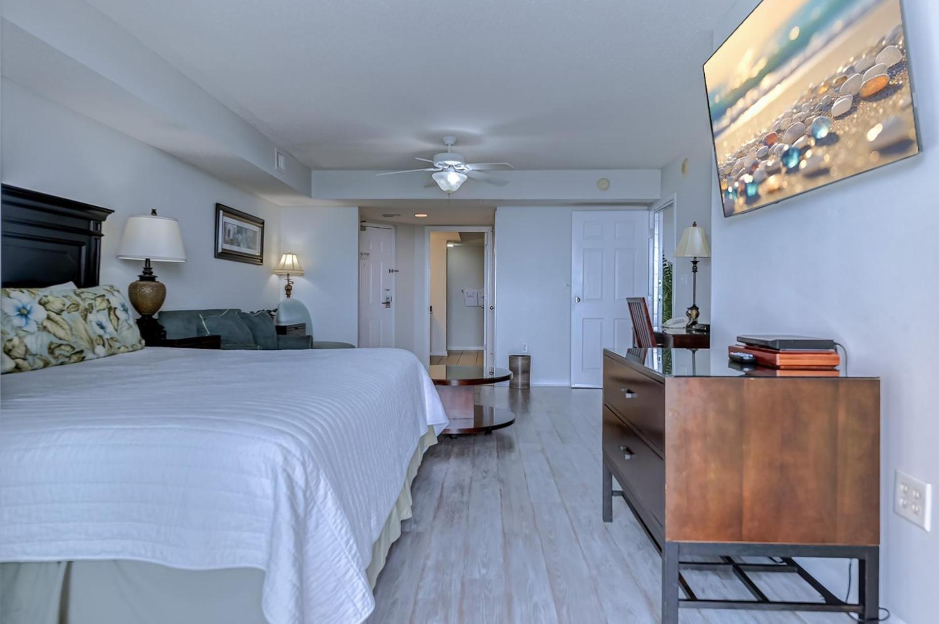 Yacht Club 3-604 Apartment