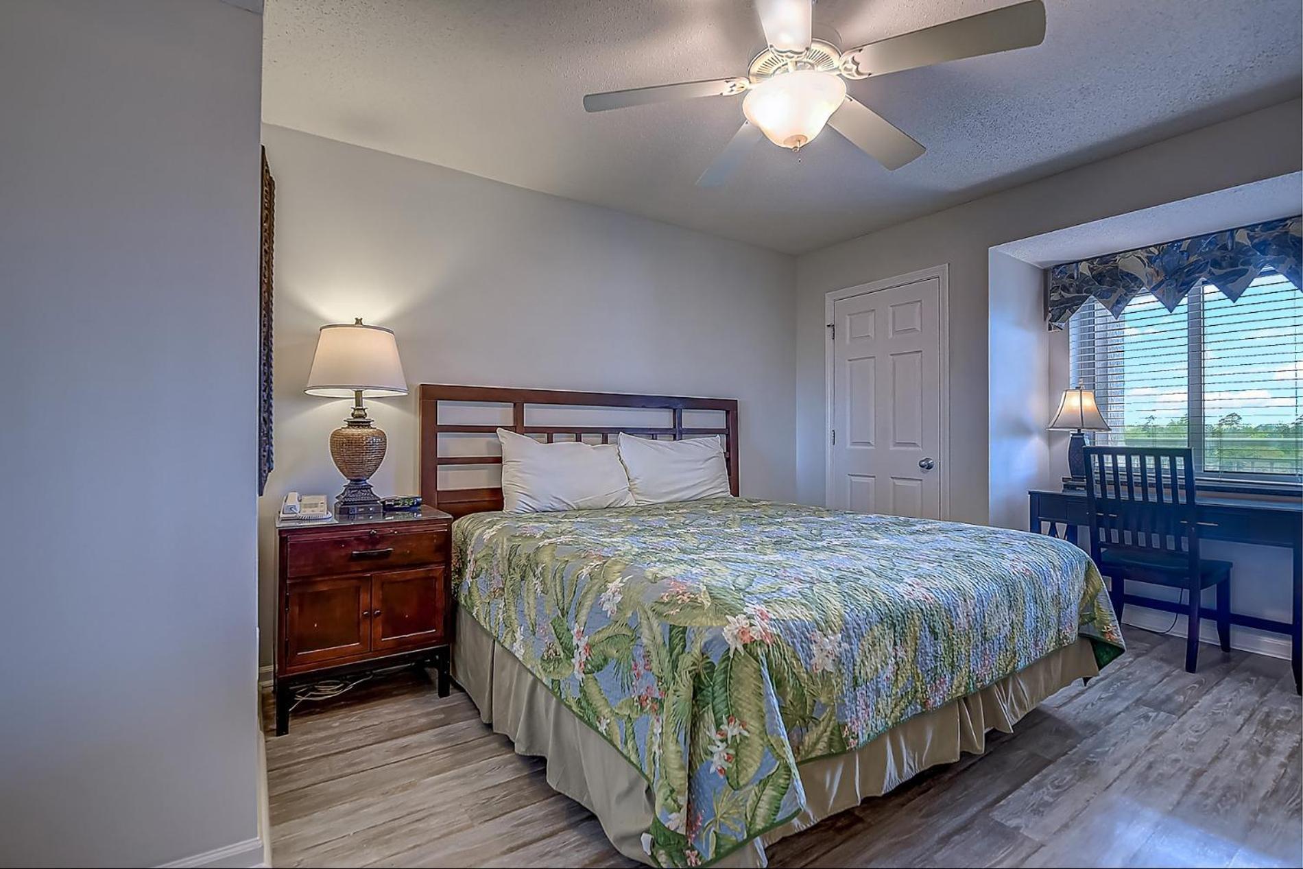 Yacht Club 3-604 Apartment *