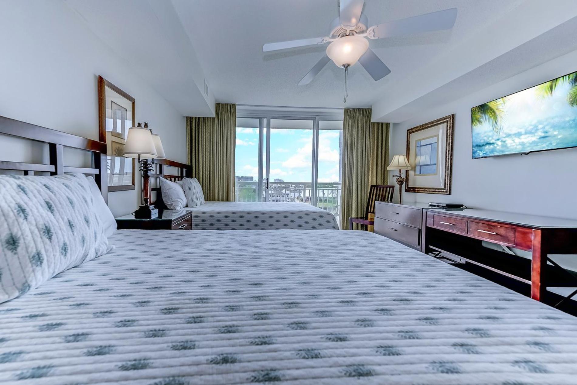 Yacht Club 3-604 Apartment