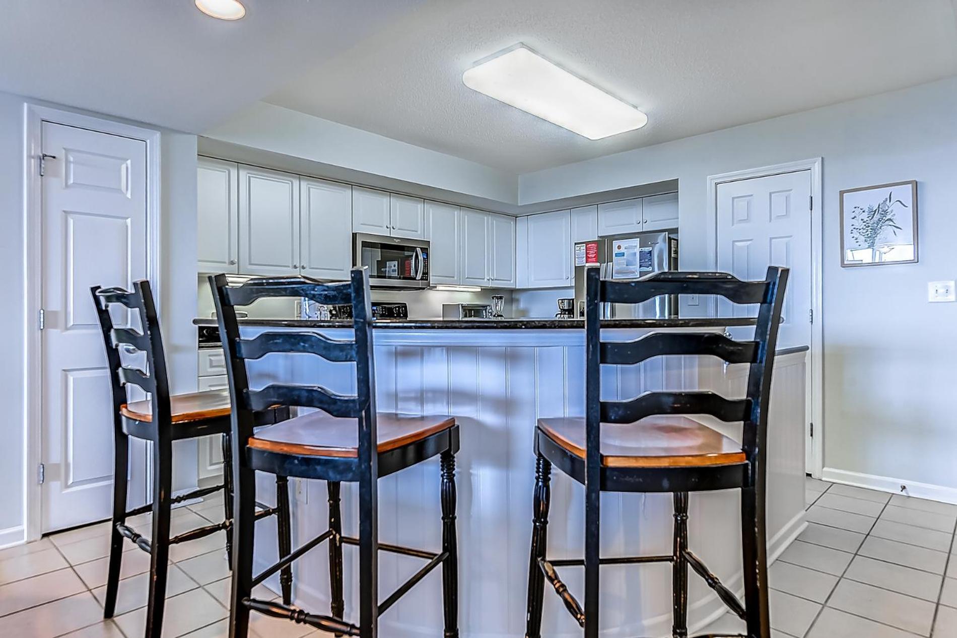 Yacht Club 3-604 Apartment *