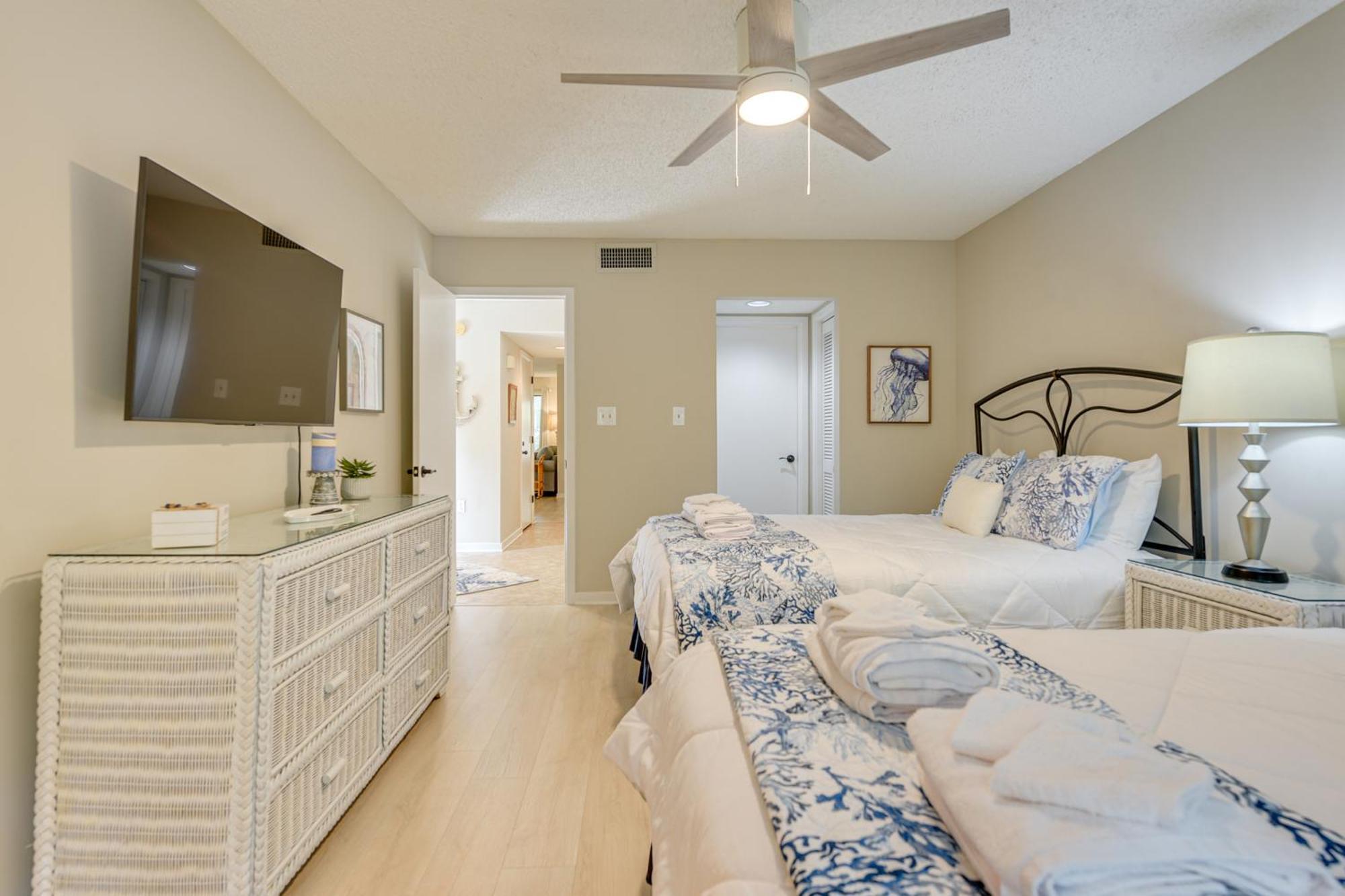 Myrtle Getaway With Private Deck And Pool Access Apartment Myrtle Beach