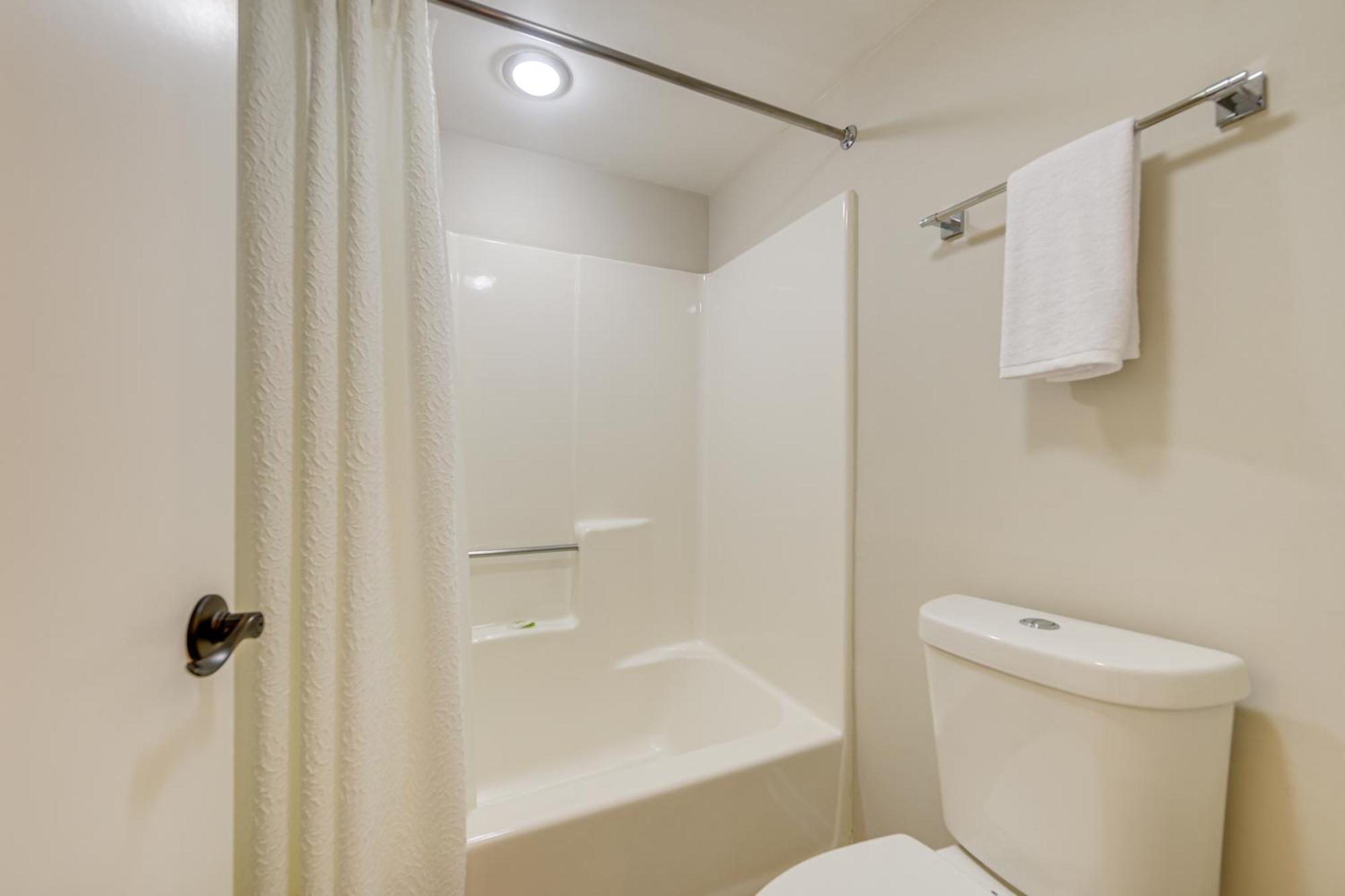 Apartment Myrtle Getaway With Private Deck And Pool Access Myrtle Beach