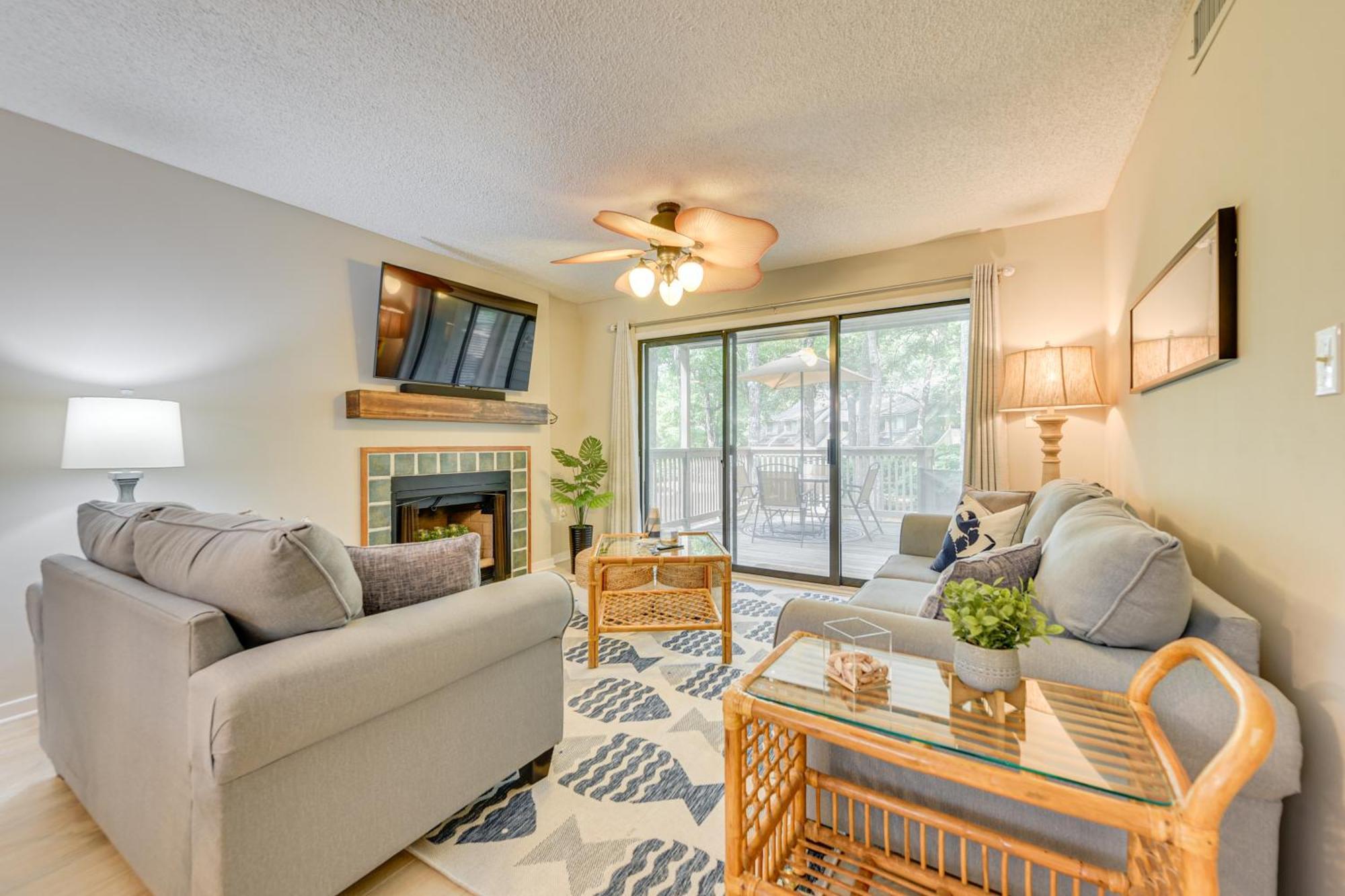 Myrtle Getaway With Private Deck And Pool Access Apartment Myrtle Beach