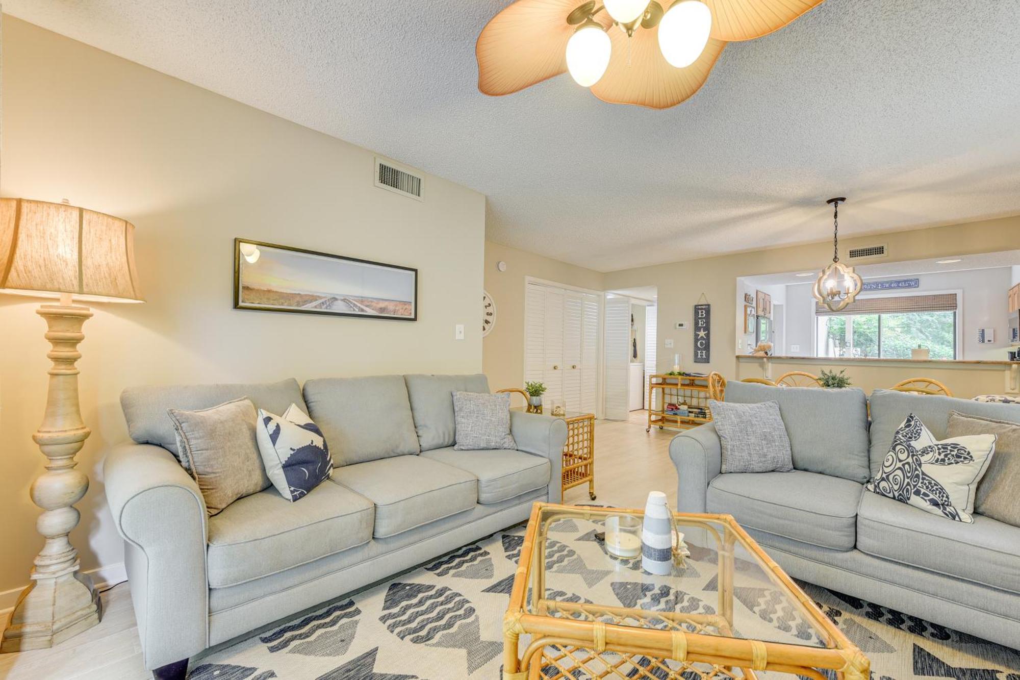 Myrtle Getaway With Private Deck And Pool Access Apartment Myrtle Beach