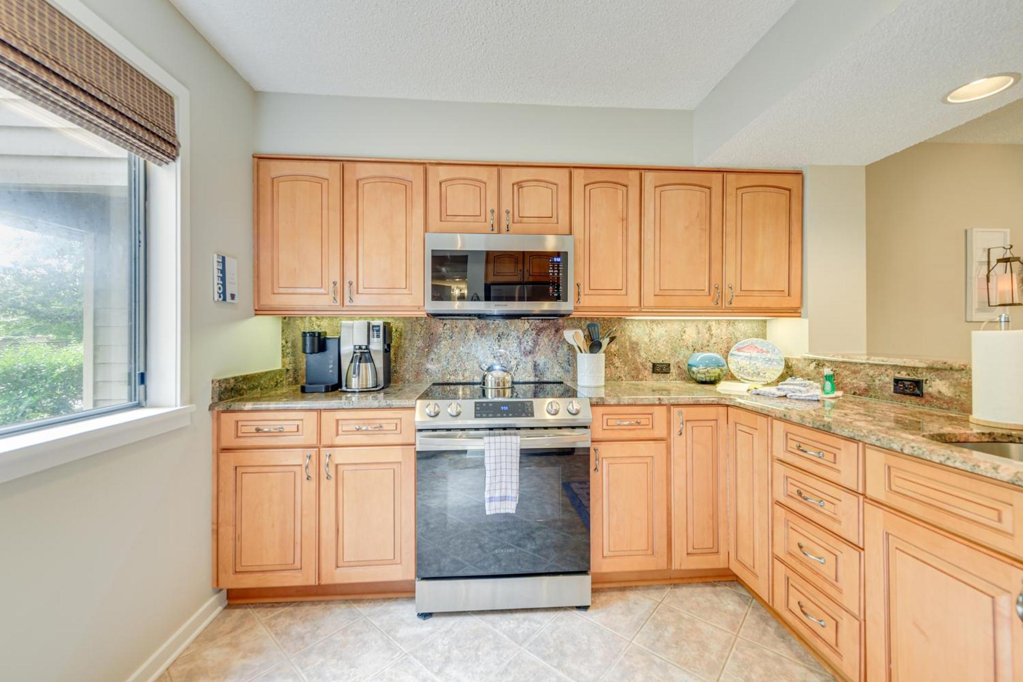 Myrtle Getaway With Private Deck And Pool Access Myrtle Beach