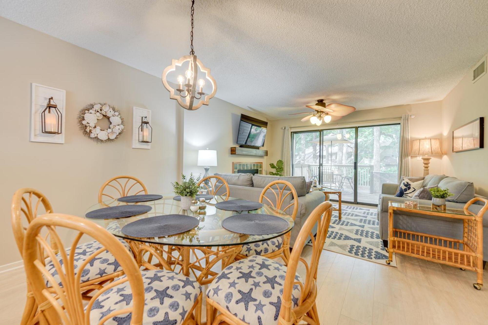 Apartment Myrtle Getaway With Private Deck And Pool Access
