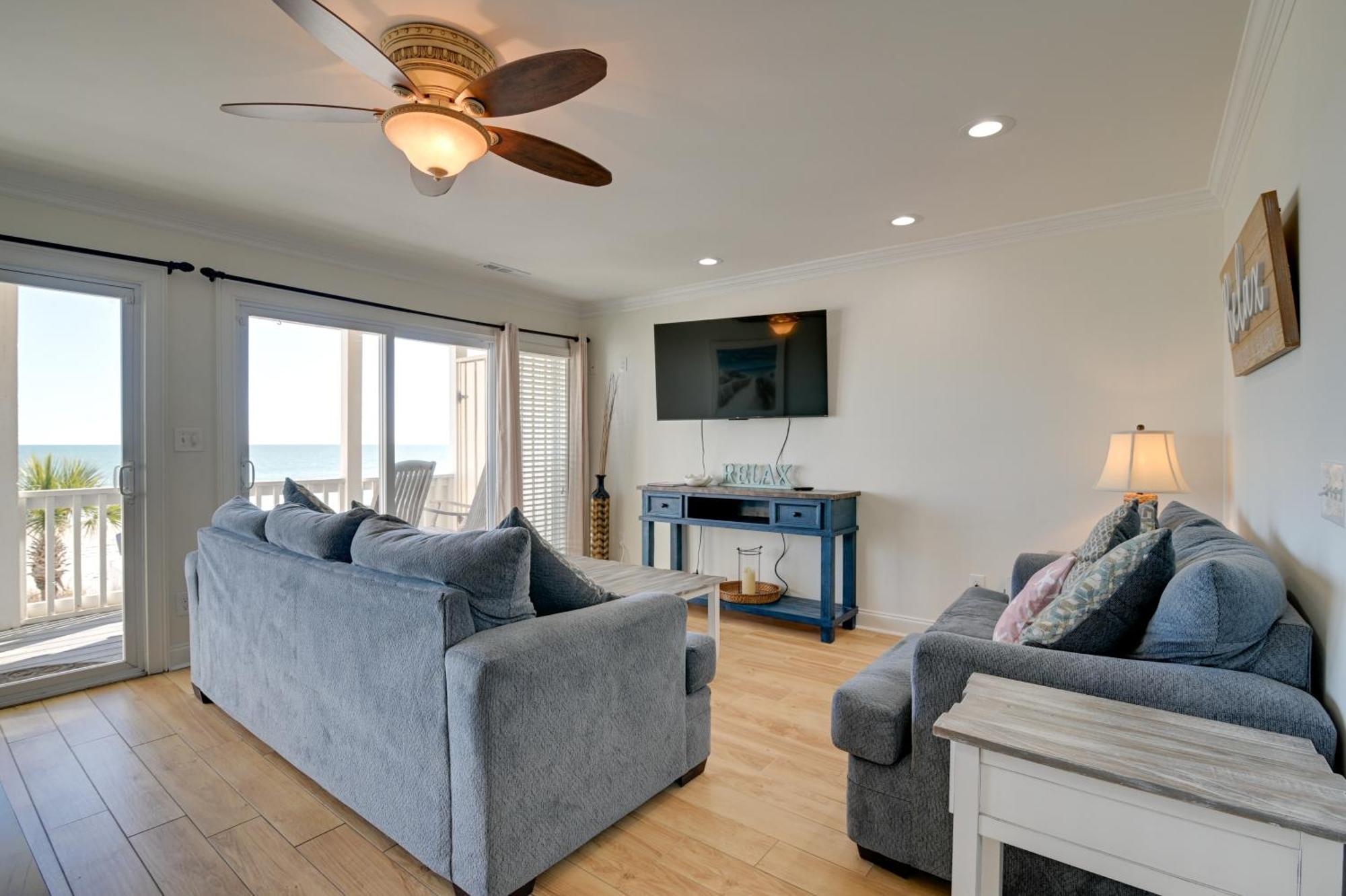 Beachfront Murrells Inlet - Walk To Pier! Holiday home