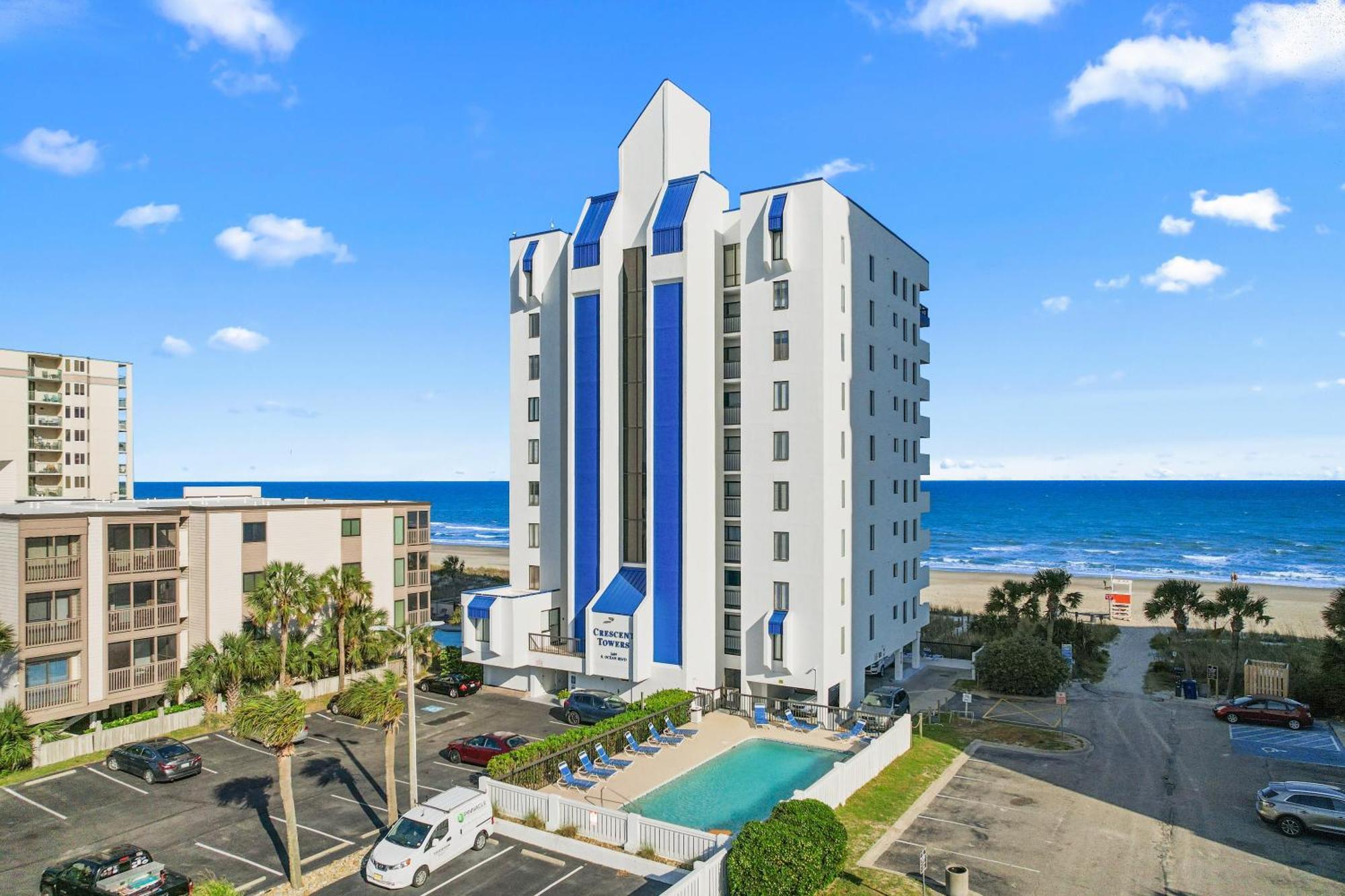 Elegant Oceanfront Escape *