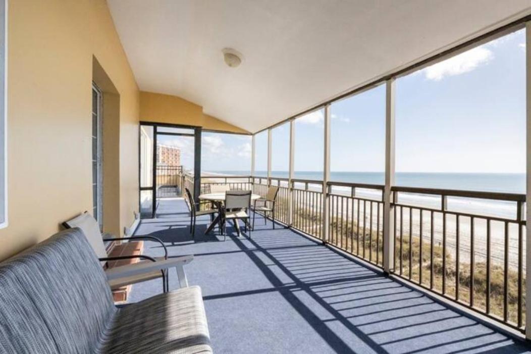 Steps-2-sand Penthouse Apartment