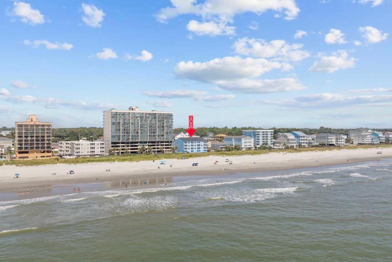 Sunrise Views- Pool - 4 Bds- 3 Bedroom Oceanfront Charm Apartment