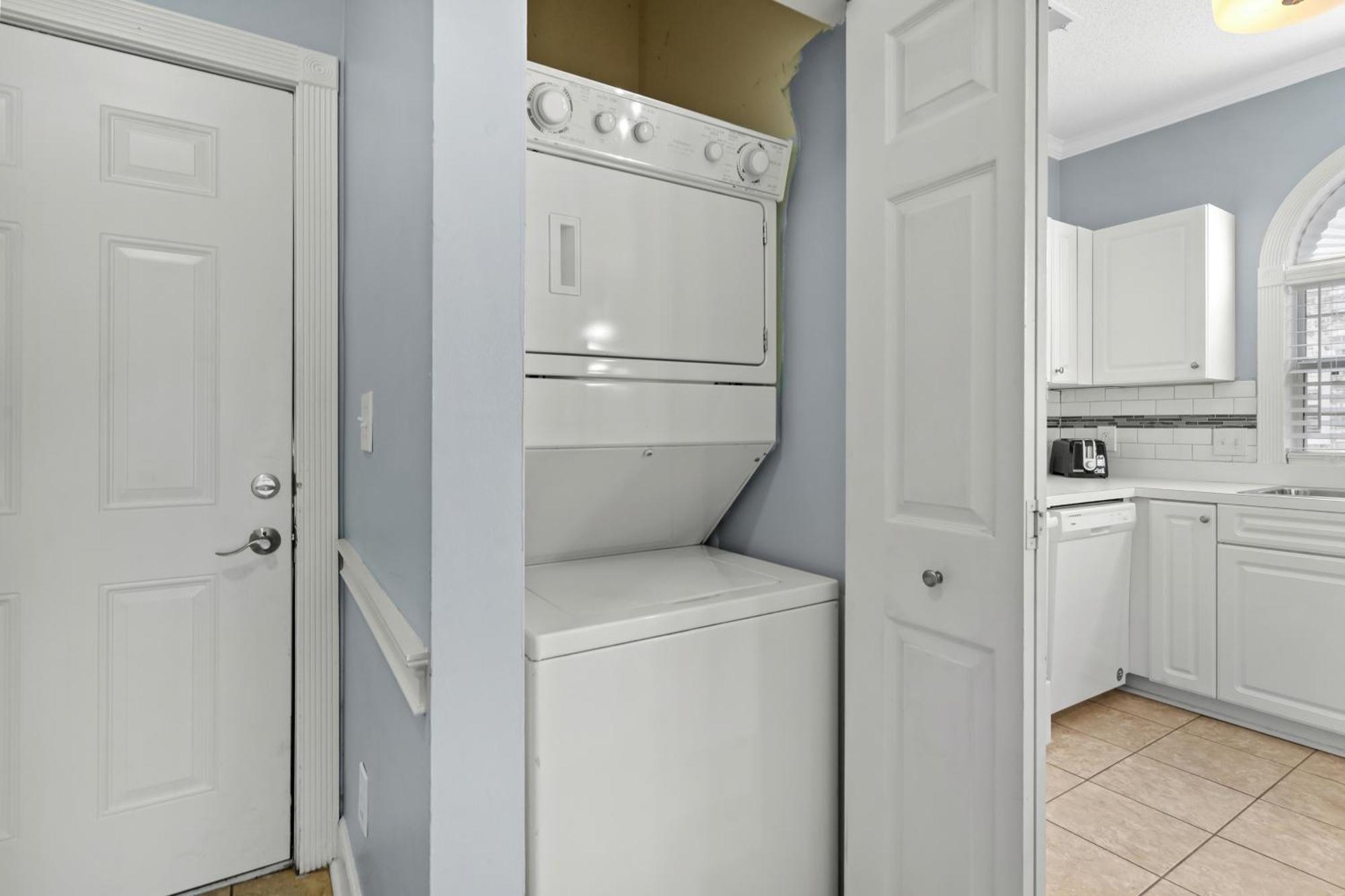 Impeccable Golf View- 4 Bds- Pools - Near Broadway Apartment