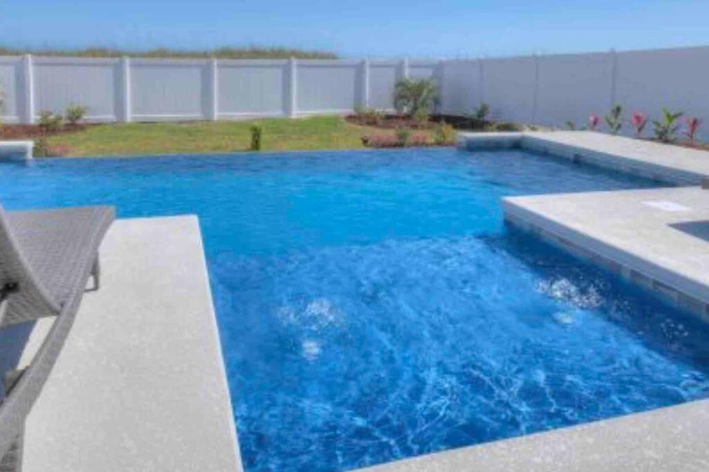 Bailey's Blue Ocean View *