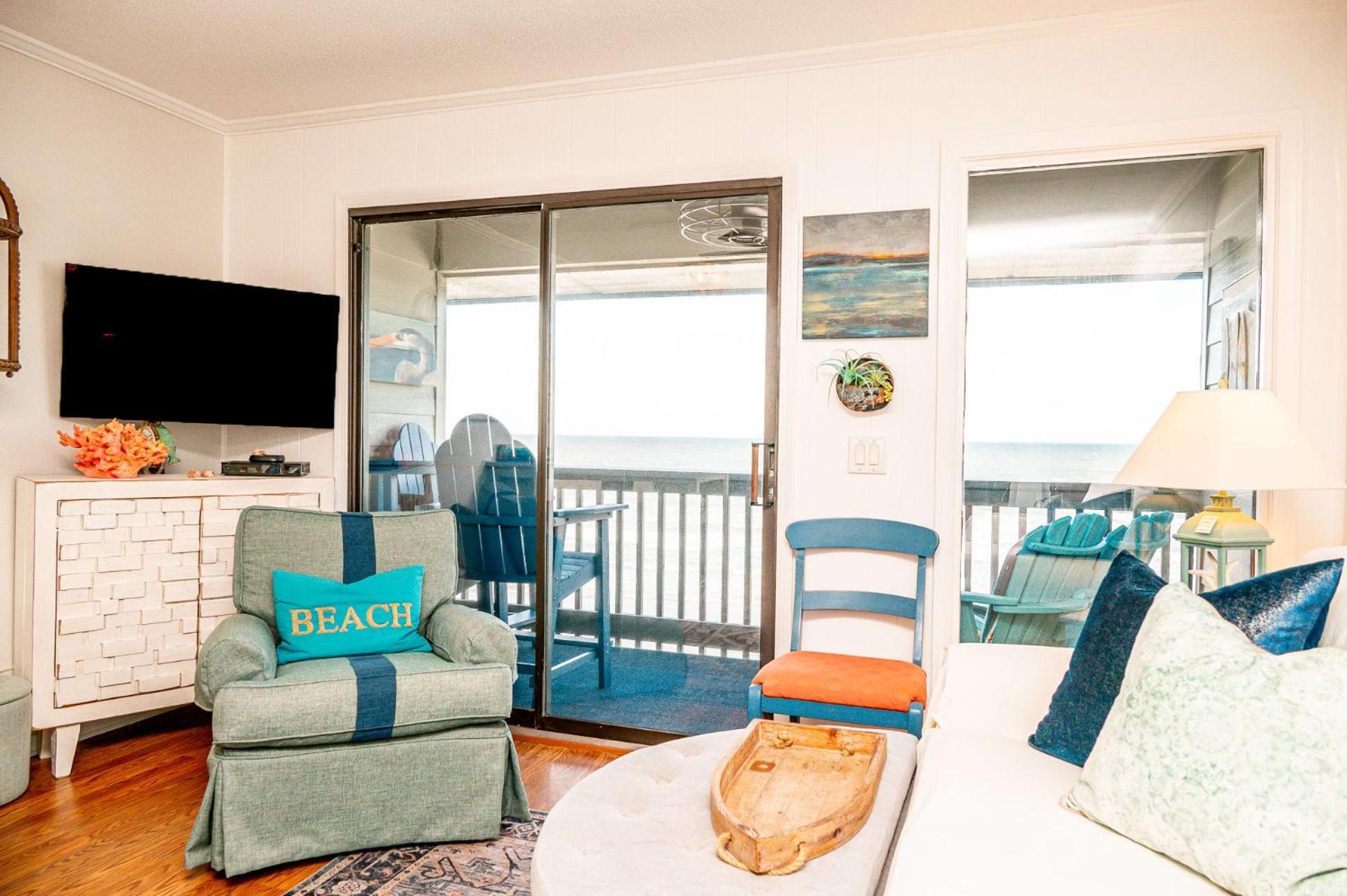 The Blue Pearl Oceanfront Modern At Sea W Pool Holiday home
