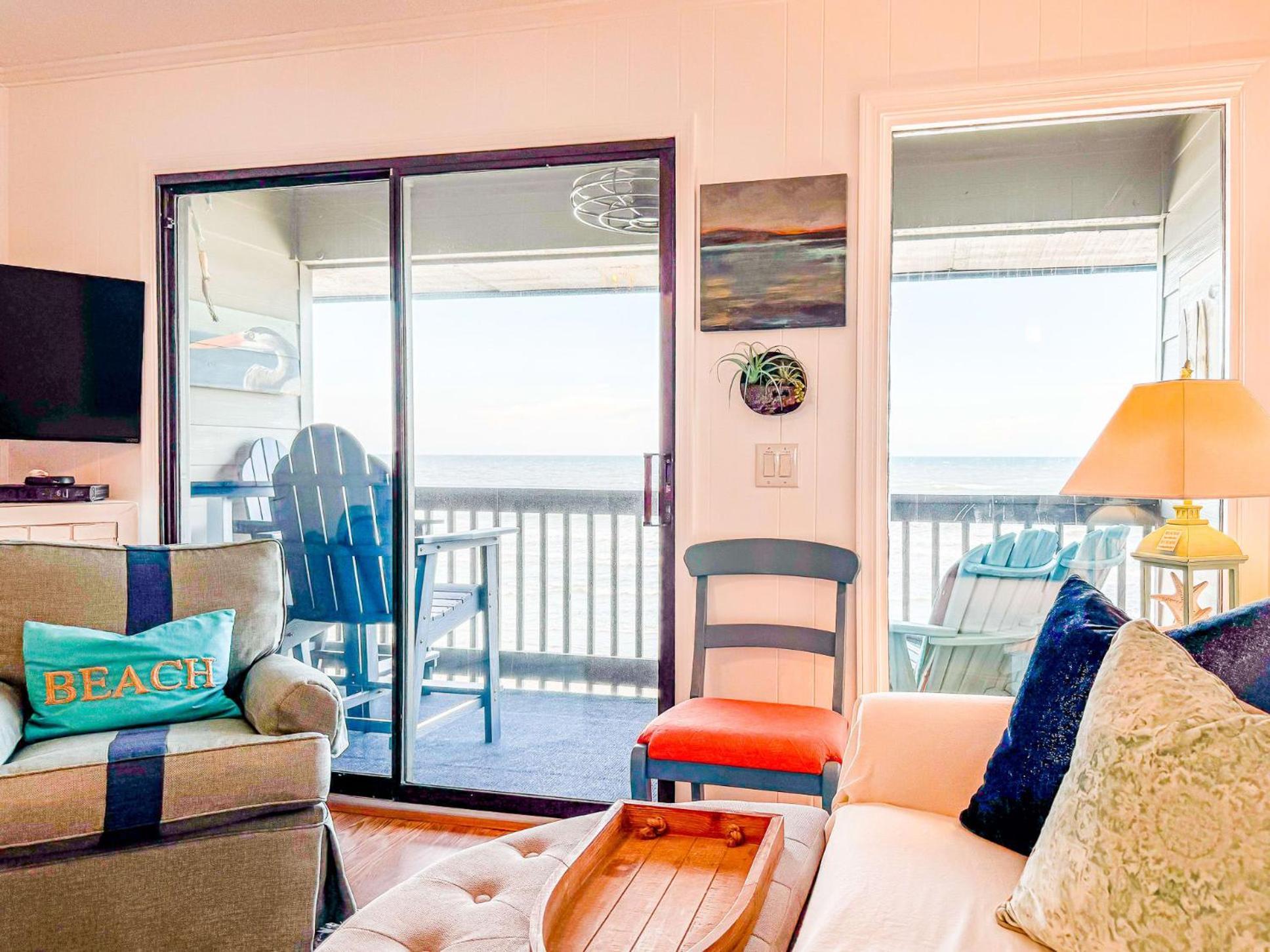 Holiday home The Blue Pearl Oceanfront Modern At Sea W Pool