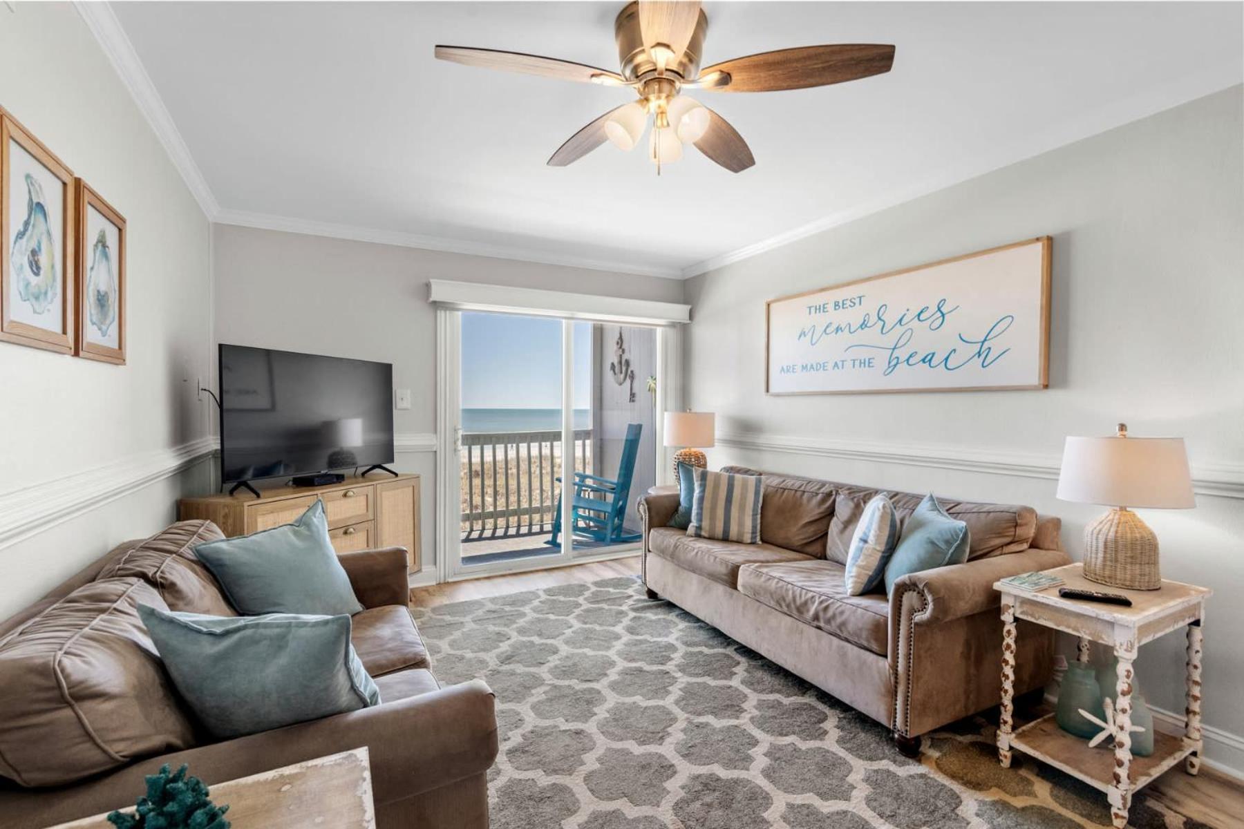 Chateau By The Sea Breezy Oceanfront Unit G2 Holiday home *