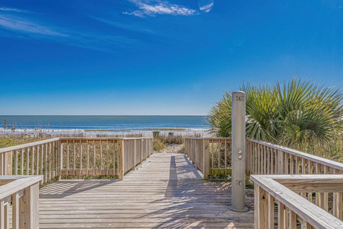 Dunes Oceanfront Unit 1041 Holiday home Myrtle Beach