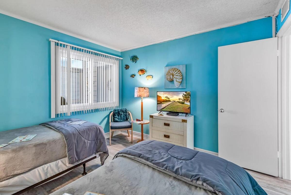 Pelican's Landing Ocean View Unit 409 Holiday home *