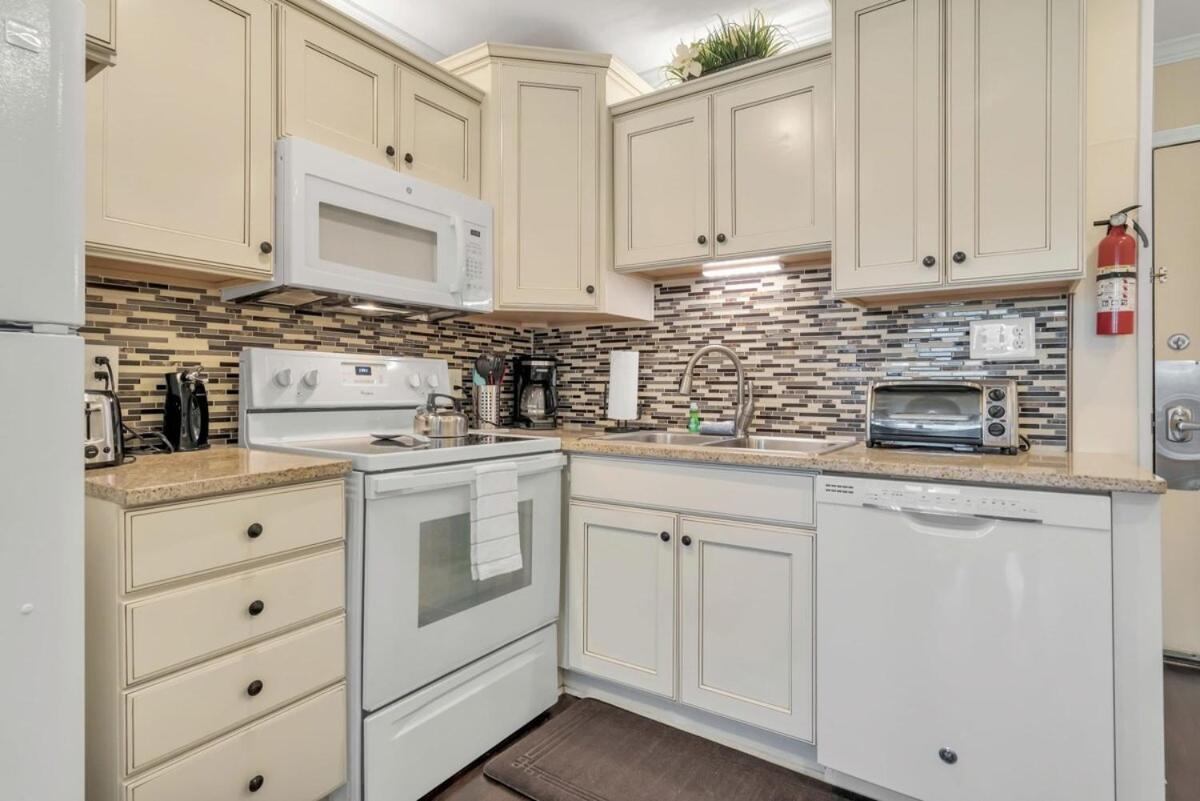 Ocean Forest Cozy Oceanfront Unit D116 Holiday home *