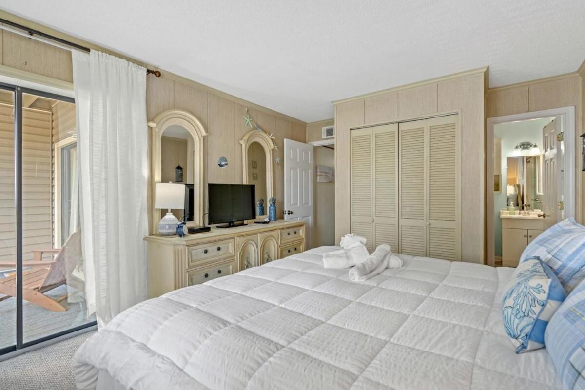 Seafarer Oceanfront Unit 107 * Myrtle Beach