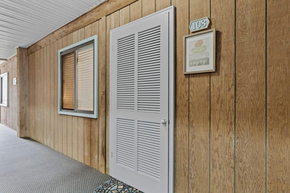 Ocean Forest Oceanfront Unit C108 Holiday home *