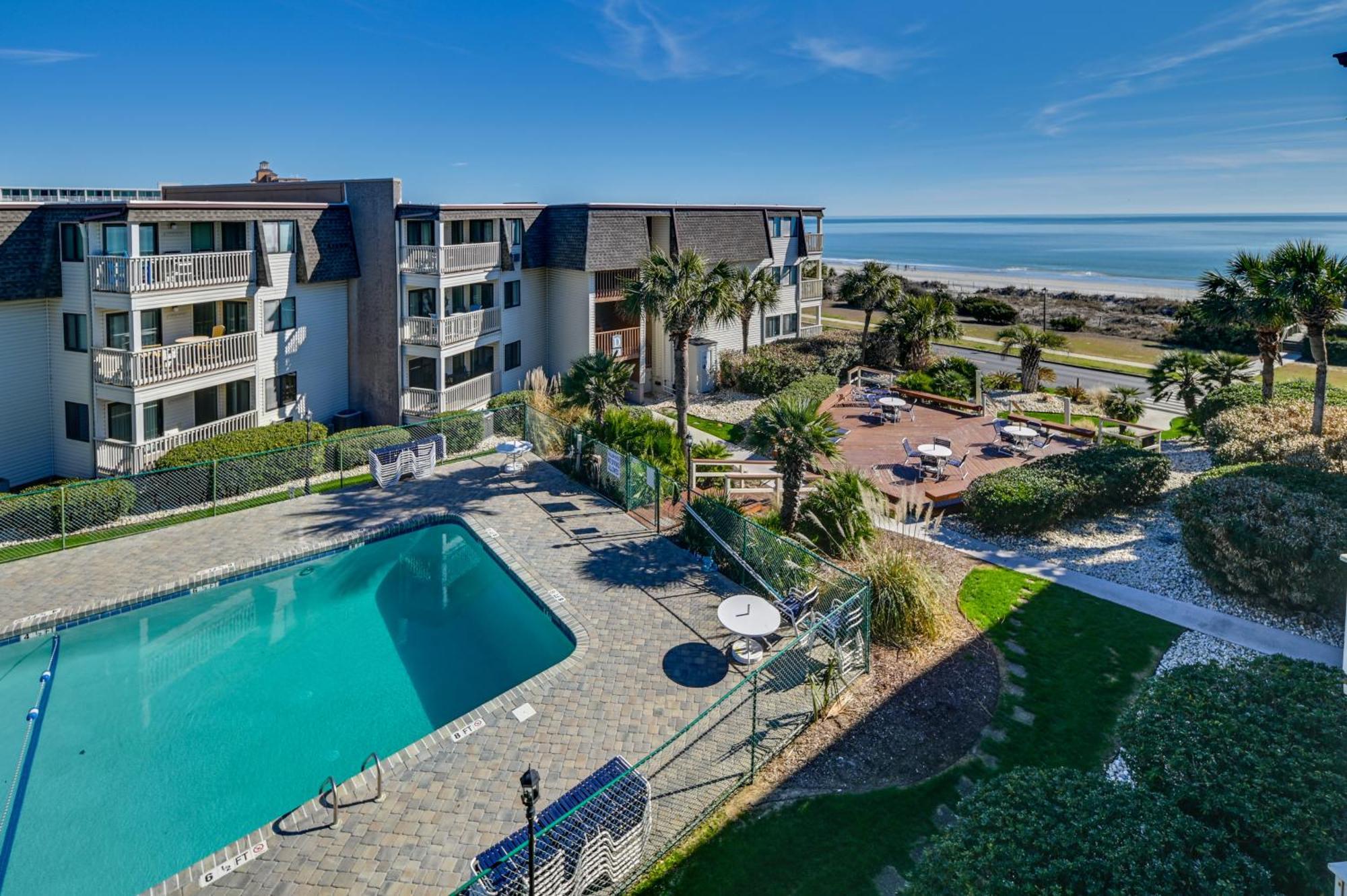 Myrtle Access And Amenities! Apartment