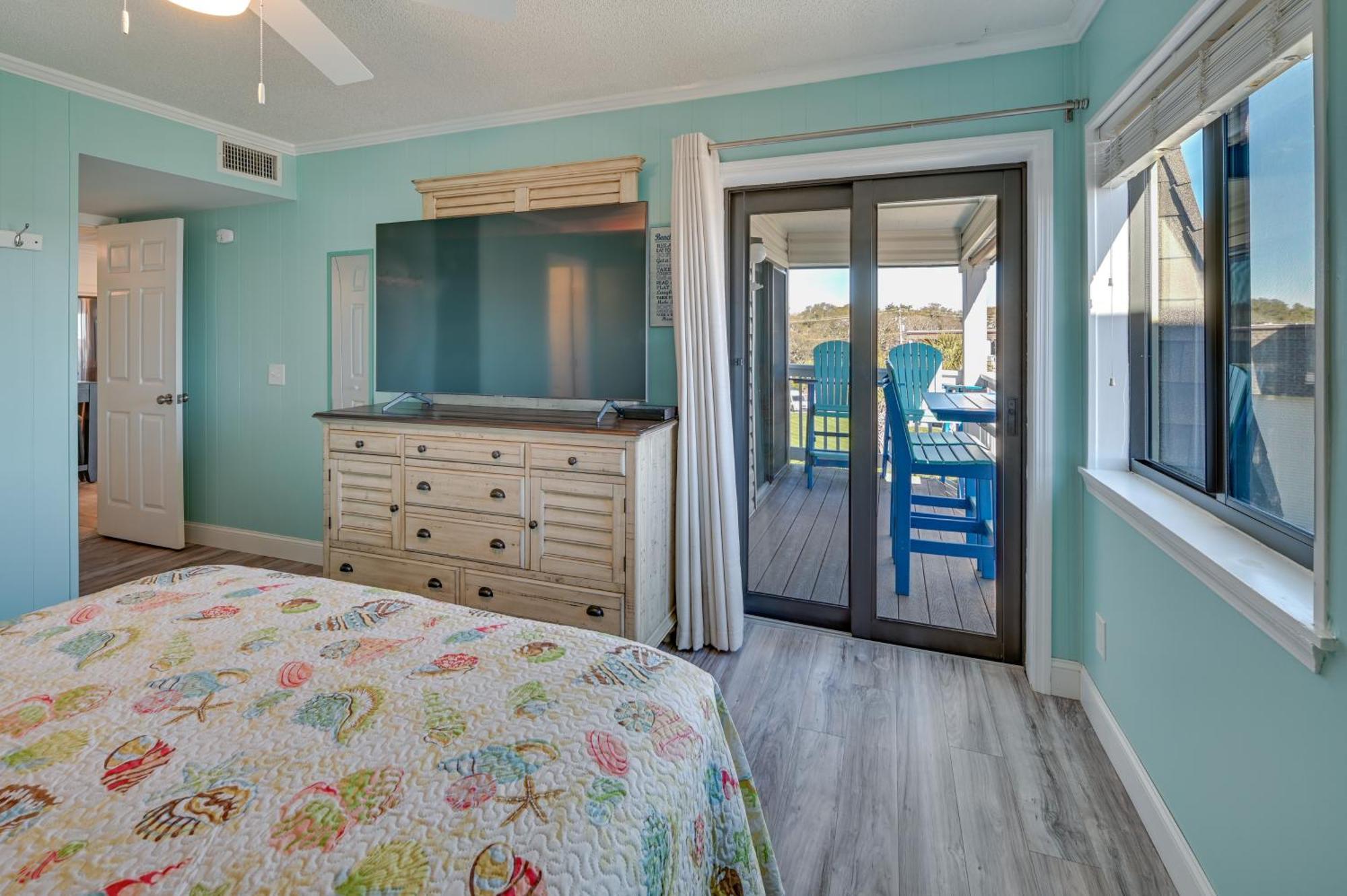 Myrtle Access And Amenities! Apartment *