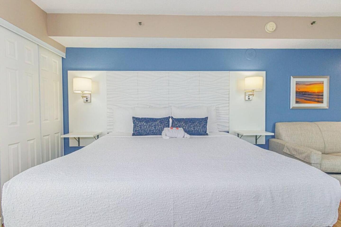 Updated Oceanfront With Amazing Views Holiday home *