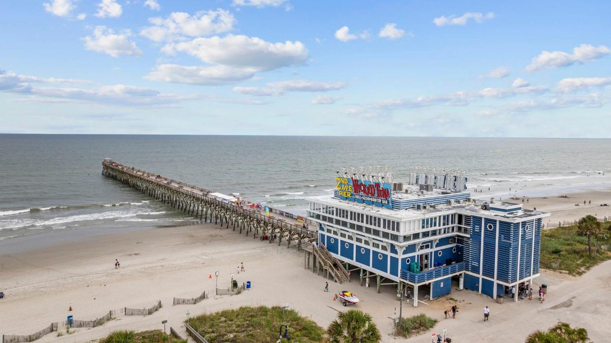 Pier View - Spacious Sleeps 8 - Pet Friendly Holiday home *