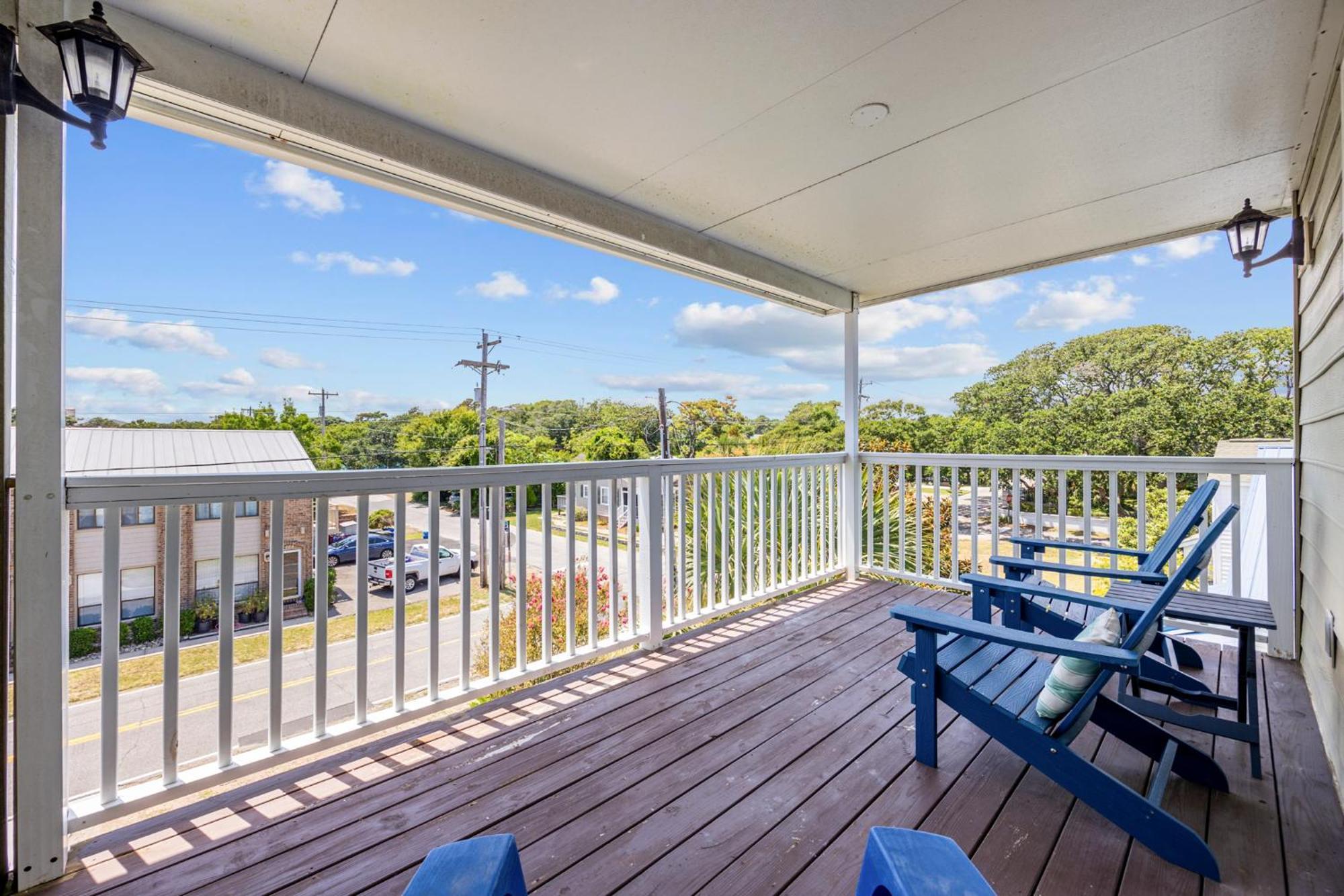 New Listing, 2min Walk To Beach, Single Family Home, Pet Friendly, Hottub, Smart Tv, Sleeps 10, Private Backyard *