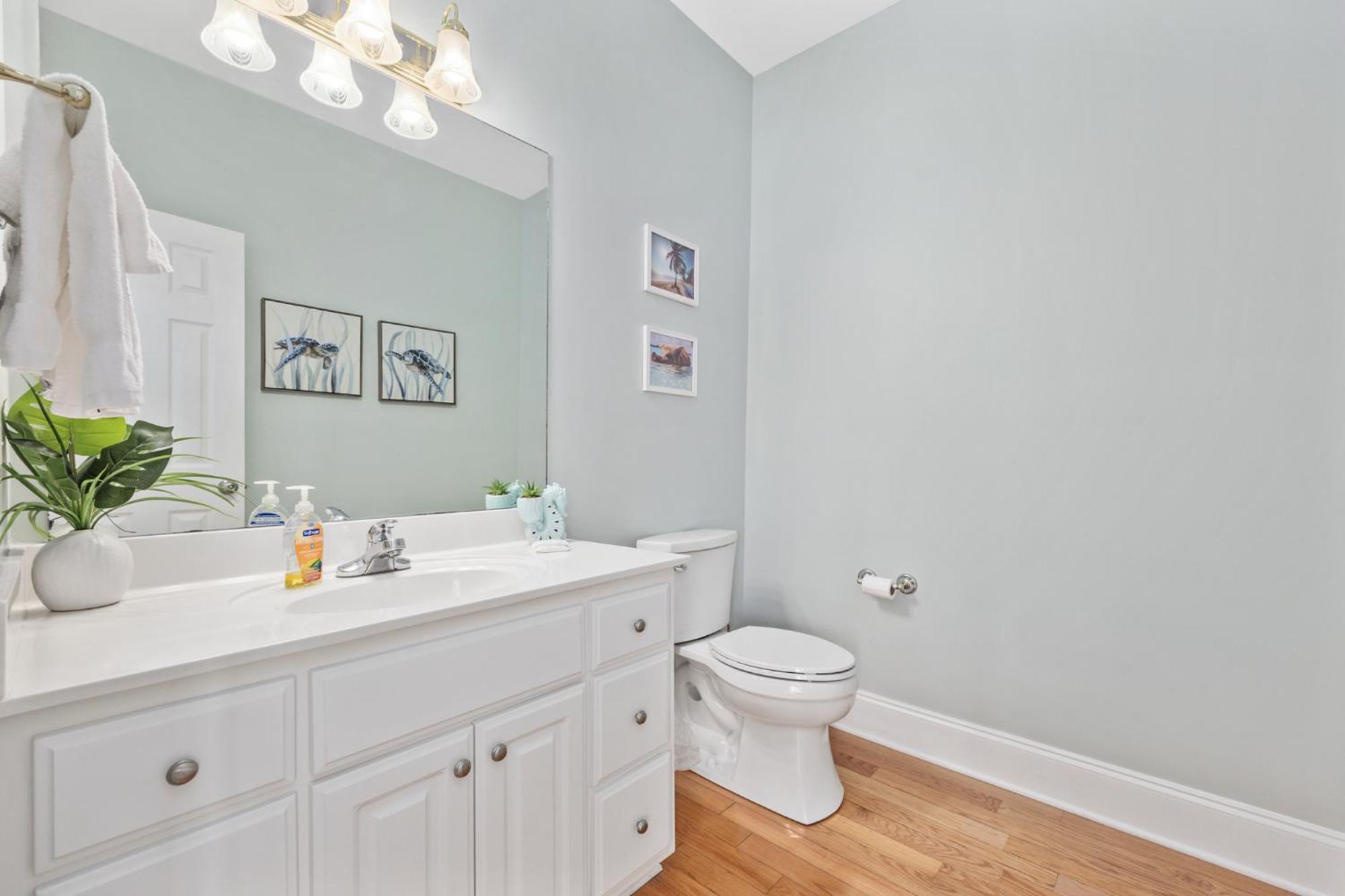 New Listing, 2min Walk To Beach, Single Family Home, Pet Friendly, Hottub, Smart Tv, Sleeps 10, Private Backyard * Myrtle Beach