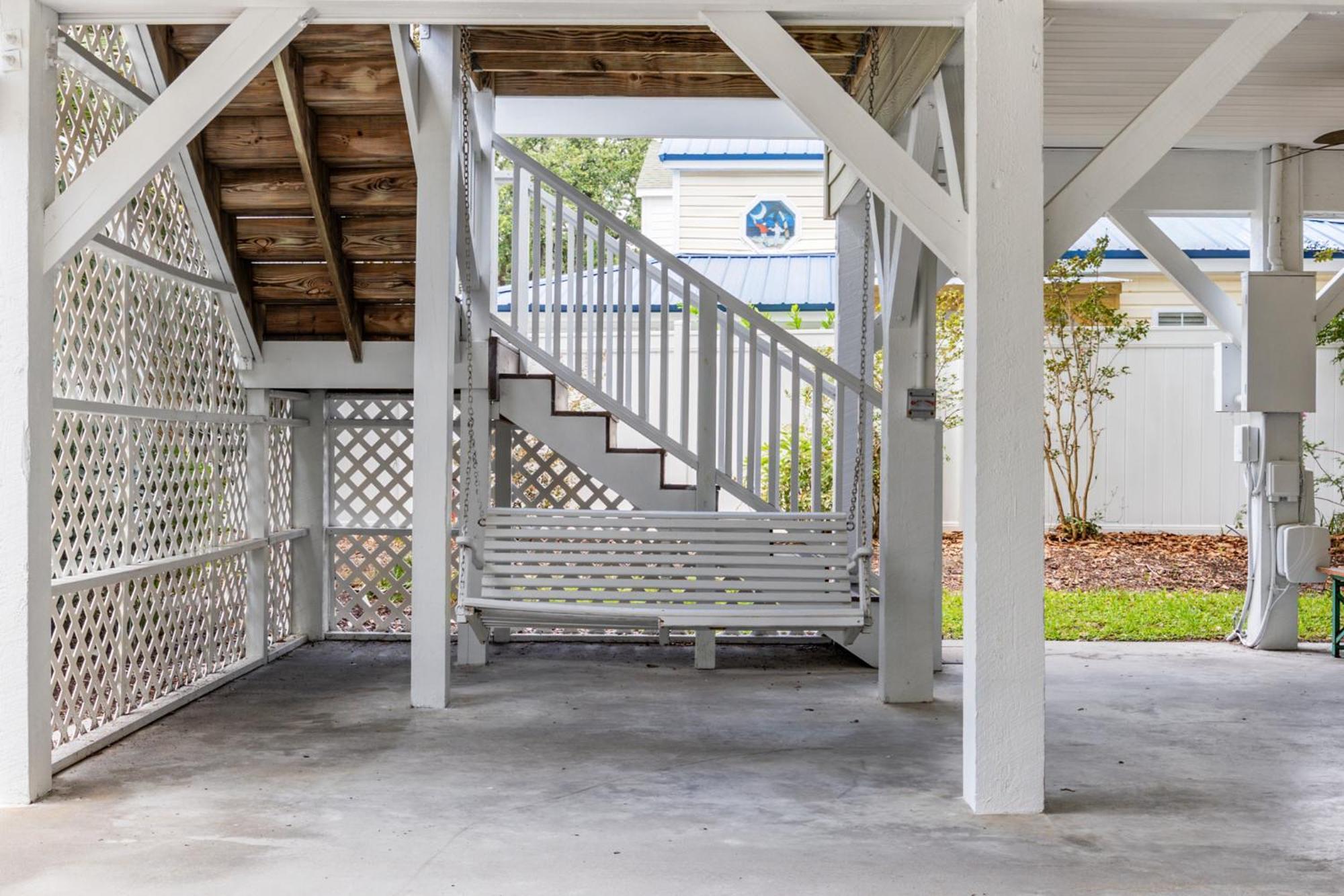 Villa New Listing, 2min Walk To Beach, Single Family Home, Pet Friendly, Hottub, Smart Tv, Sleeps 10, Private Backyard
