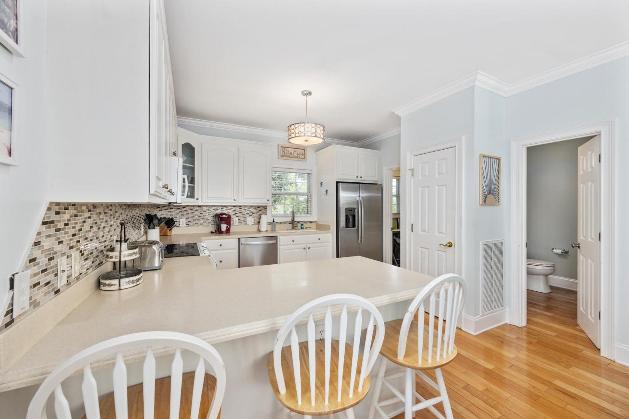Villa New Listing, 2min Walk To Beach, Single Family Home, Pet Friendly, Hottub, Smart Tv, Sleeps 10, Private Backyard *