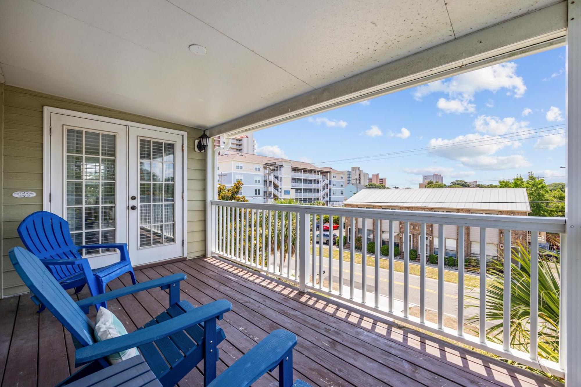 New Listing, 2min Walk To Beach, Single Family Home, Pet Friendly, Hottub, Smart Tv, Sleeps 10, Private Backyard * Myrtle Beach