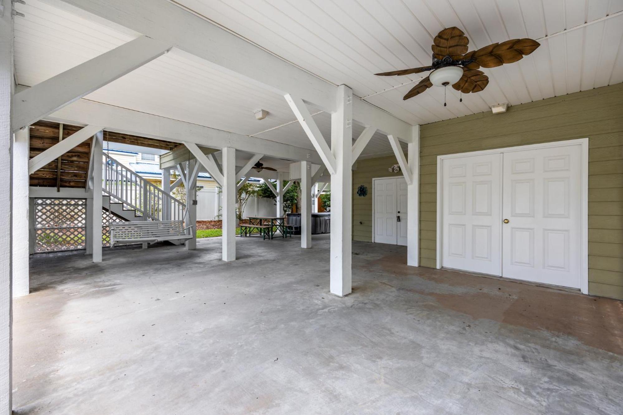 Villa New Listing, 2min Walk To Beach, Single Family Home, Pet Friendly, Hottub, Smart Tv, Sleeps 10, Private Backyard