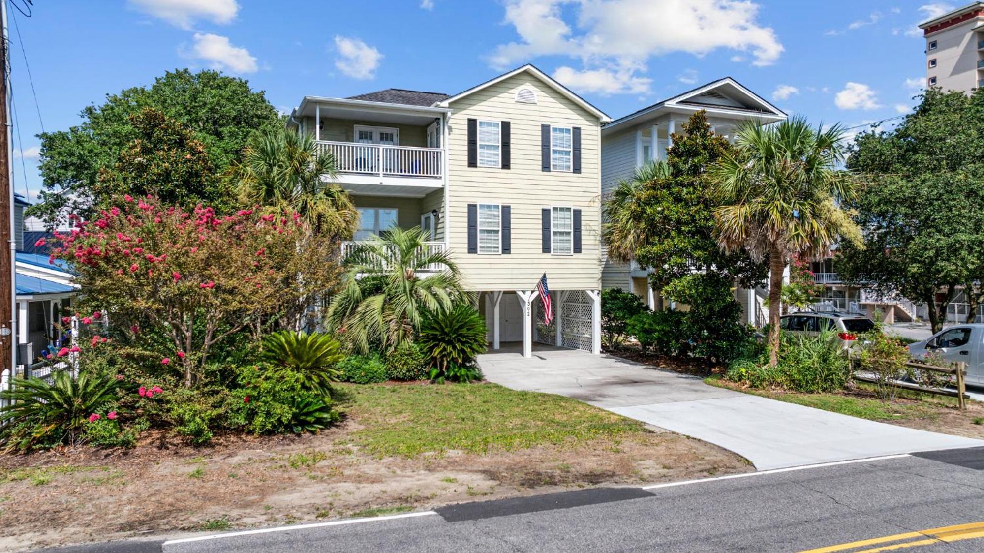 Villa New Listing, 2min Walk To Beach, Single Family Home, Pet Friendly, Hottub, Smart Tv, Sleeps 10, Private Backyard *