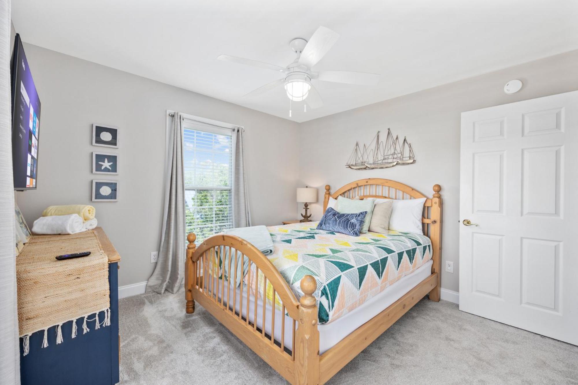 Villa New Listing, 2min Walk To Beach, Single Family Home, Pet Friendly, Hottub, Smart Tv, Sleeps 10, Private Backyard Myrtle Beach