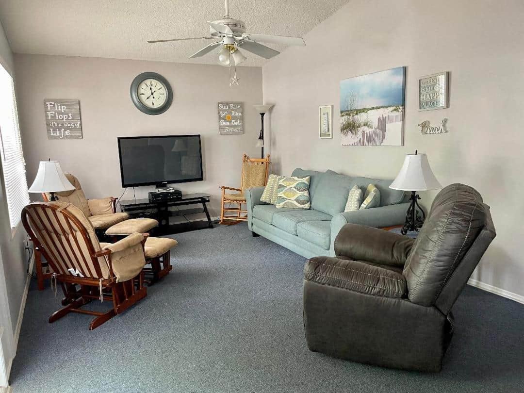 1463a Ocean Lakes Pet Friendly Golf Cart Included-beach Bum Holiday home *