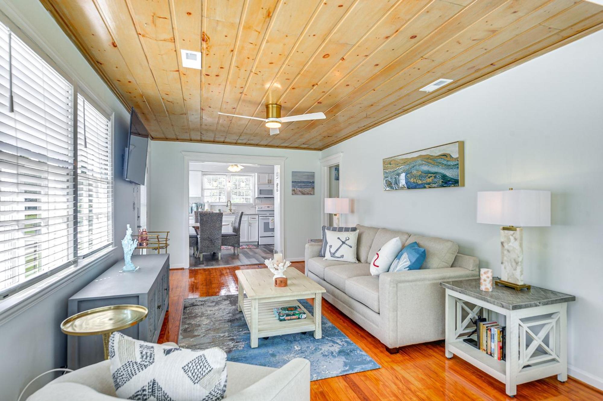 Pearl In Atlantic Walk To Ocean! Holiday home Myrtle Beach
