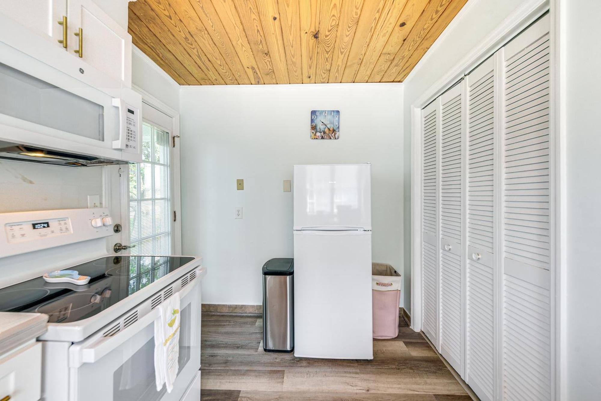 Pearl In Atlantic Walk To Ocean! Holiday home Myrtle Beach